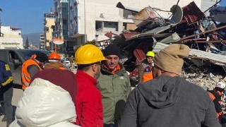 Burhaniye Belediyesi Yardım Tırları Hatay'a Ulaştı