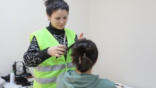 Büyükşehir'in kuaförlük hizmetiyle moral buldular
