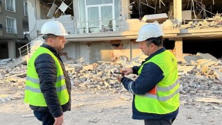 Deprem bölgesindeki yapılarda incelemelerde bulunan EÜ bilim ekibi İzmir'e döndü