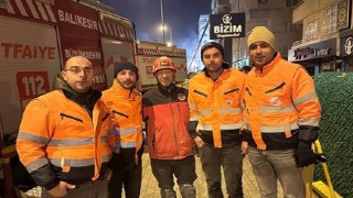 Edremit Belediyesi ekipleri deprem bölgesine ulaştı