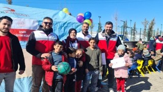 İzmir İl Milli Eğitim Müdürlüğü Psikososyal Destek İle Depremzedelerin Yüreğindeki Yaraları Sarmak İçin Çalışıyor