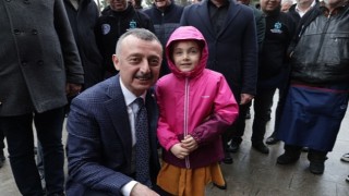 Başkan Büyükakın, Perşembe Pazarı'nı dolaştı