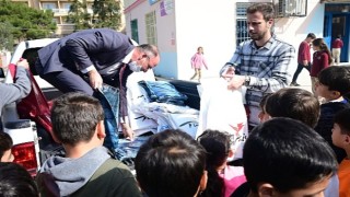 Depremzede öğrencilerin kırtasiye malzemeleri Kemer Belediyesi'nden