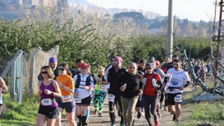 Dünya Mirasını Koşarak Keşfeden Sporculardan Deprem Bölgesine Anlamlı Bağış