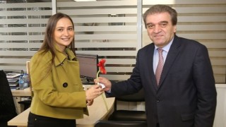 Gölcük'te Kadınlar Günü Törenle Kutlandı