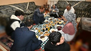 Haymana Belediyesi iftarda sefer tası ile yemek dağıtma uygulamasını bu sene de sürdürüyor.