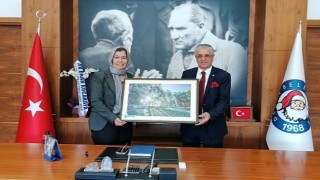 İlk kadın başkana hayırlı olsun ziyareti