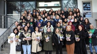 İnegöl Belediyesi&#39;nden Kadın Personellere 8 Mart Sürprizi