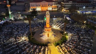 İzmir Büyükşehir Belediyesi 4 ilde 25 bin kişilik iftar sofrası kurdu