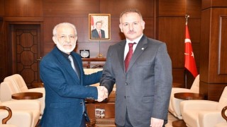 Prof. Dr. Mehmet Tahir Güllüoğlu, Rektörlük Görevini Devraldı