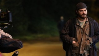 Yeni Netflix Dizisi Kübra'nın Setinden İlk Görsel Paylaşıldı