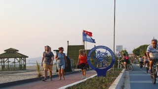 Aydın Büyükşehir Belediyesi Sahilleri Pırıl Pırıl Yapıyor