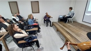 Başkan Topaloğlu'ndan halk korosuna ziyaret