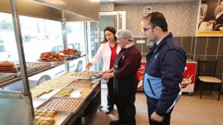 Bayraklı zabıtasından gıda denetimi