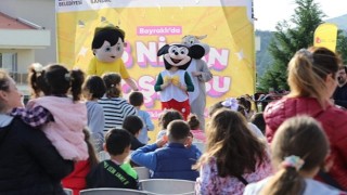 Bayraklı'da 23 Nisan şenlikleri başladı