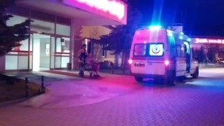 Camiden çıkanlara ateş açtı