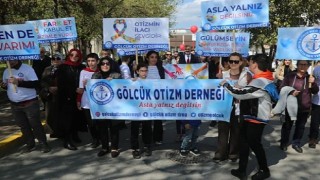 “Otizmin İlacı Sevgidir, Çocuklarımız Asla Yalnız Değiller”
