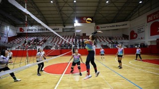 Bayraklı'da yaz spor okulları başlıyor