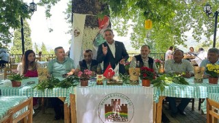 İzmir'in Beydağ ilçesinde Beydağ Belediyesi'nce koordine edilen ”Kestane Gal Arısı Zararlısı” bilgilendirme toplantısı yapıldı.