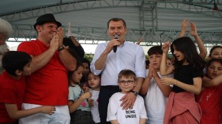 Zeytinburnu'nda Karne Sevinci Şenlikle Kutlandı
