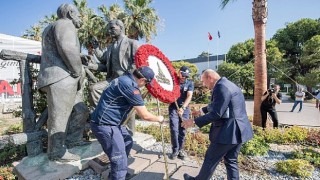 Başkan Soyer'den Ata'ya ve İnönü'ye saygı çelengi