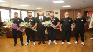 Gölcükspor güreşçilerinden kırkpınar&#39;da büyük başarı 