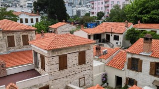 Narlıdere'nin ilk yerleşim yeri olan Yukarıköy'ün yaklaşık 3 yıldır süren restorasyon çalışmaları tamamlandı