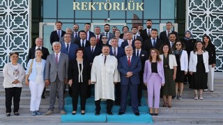 Rektör Alpay Arışbaş göreve başladı 