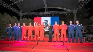İzmir'de kurtuluş kutlamaları resepsiyonla başladı