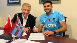 Valencia'nın gözü, Trabzonspor'un Cadiz'e kiraladığı Maxi Gomez'in bonservisinden gelecek yüzde de! Fakat ortaya koyduğu performans hayal kırıklığına neden oldu.