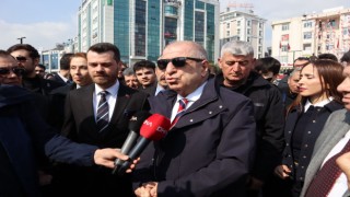 Zafer Partisi Genel başkanı Prof. Dr. Ümit Özdağ, İstanbul Esenyurt’ta basın açıklaması yaptı.