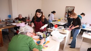 Kartepe'de Seramik Kursuna Büyük İlgi