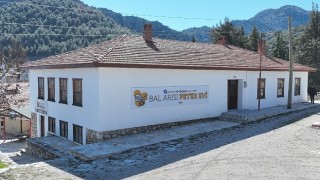 Antalya Büyükşehir Belediyesi'nin arı ve bal üreticilerine desteği sürüyor