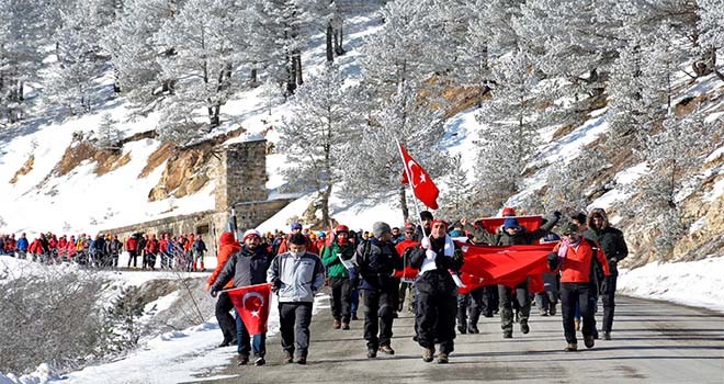 Trabzon'da ölen dağcılar anıldı