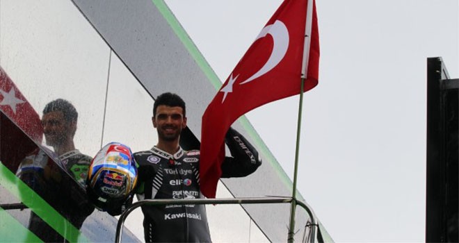 Milli motosikletçi Trabzonlu Kenan Sofuoğlu jübile yaptı