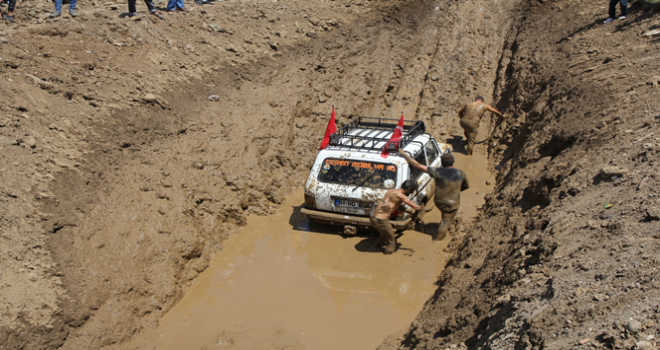 Vakfıkebir^de Offroad gösterisi büyük ilgi gördü