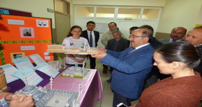 Çarşıbaşı Anadolu Lisesi Bilim Fuarı Düzenlendi.