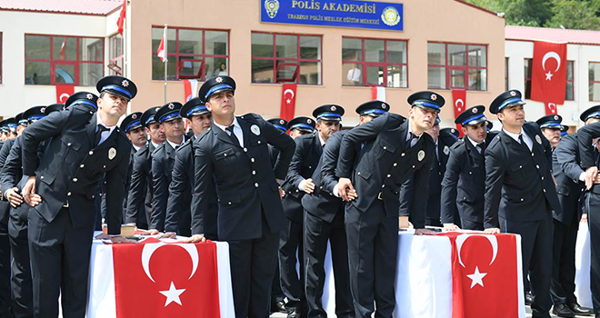 Trabzon Polis Meslek Eğitim Merkezi(POMEM) Yeni Mezunlarını Verdi