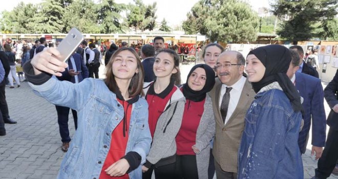 Akçaabat Anadolu Lisesi Bilim Fuarı Düzenlendi