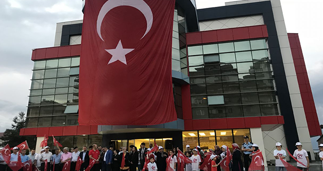 Yomra Belediyesi hizmet binası yenilendi