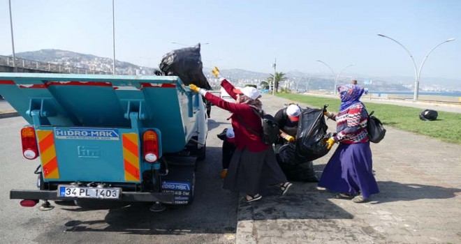 Trabzon'un Çöplerini Kadınlar Topluyor
