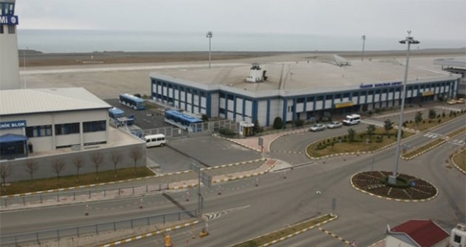 Trabzon'da şiddetli rüzgar, uçak seferlerini etkiledi!