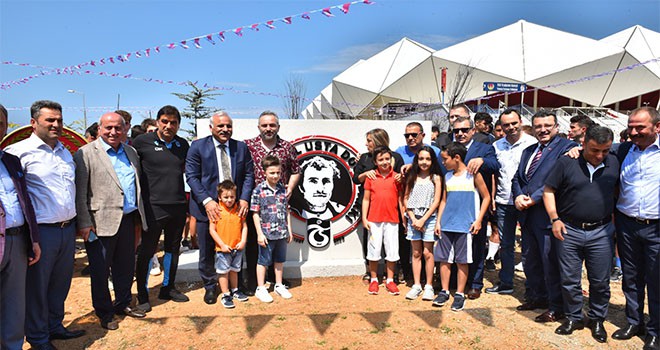 Trabzonspor Efsanesi Dozer Cemil Usta için Anıtı ve Doğa Parkı açıldı