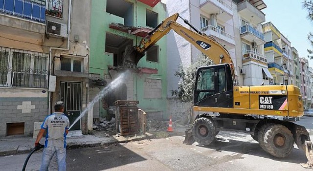 Buca’da riskli yapılara göz açtırılmıyor