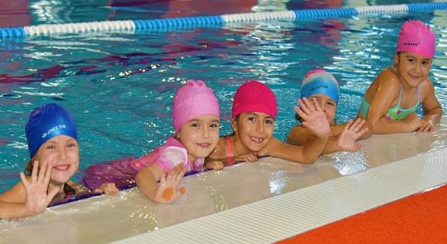 Aliağa Gençlik Merkezi’nde Yaz Dönemi Yüzme Kursları Başlıyor