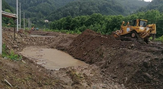 Kocaeli Büyükşehir Yol Bakım Timi Düzce’de