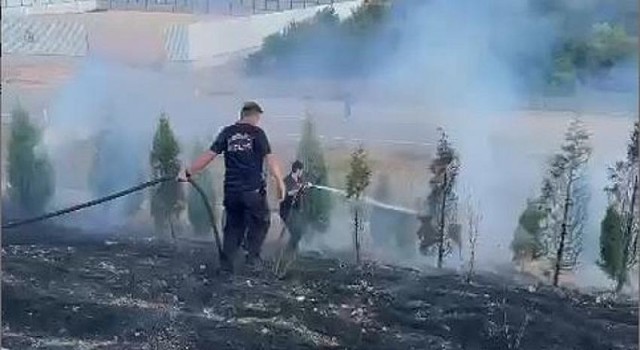 Muğla’dan dönen Kocaeli İtfaiyesi İzmir’de bir yangına müdahale etti