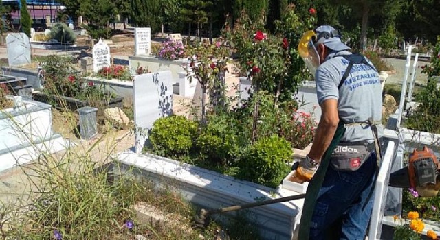 Antalya Mezarlıklar bayram ziyaretine hazırlanıyor