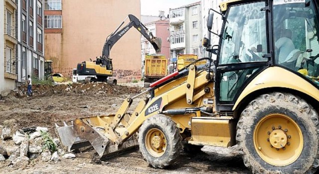 Çorlu Belediyesi Ekiplerimiz Asfalt, Yol ve Kaldırım Çalışmalarını Sürdürüyor