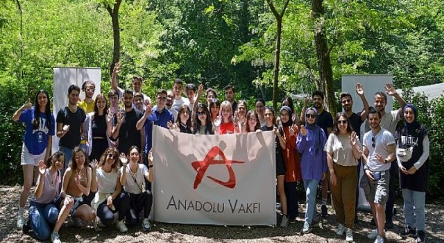 Anadolu Vakfı, Burs Programı ile gençlere destek vermeye devam ediyor